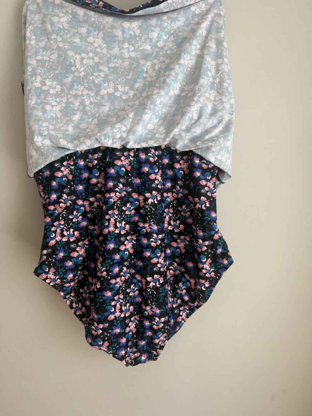 NWT Raisins Curve Lucia Swimdress Swimsuit Black Floral Size 24W $106 [jb] - Picture 6 of 10